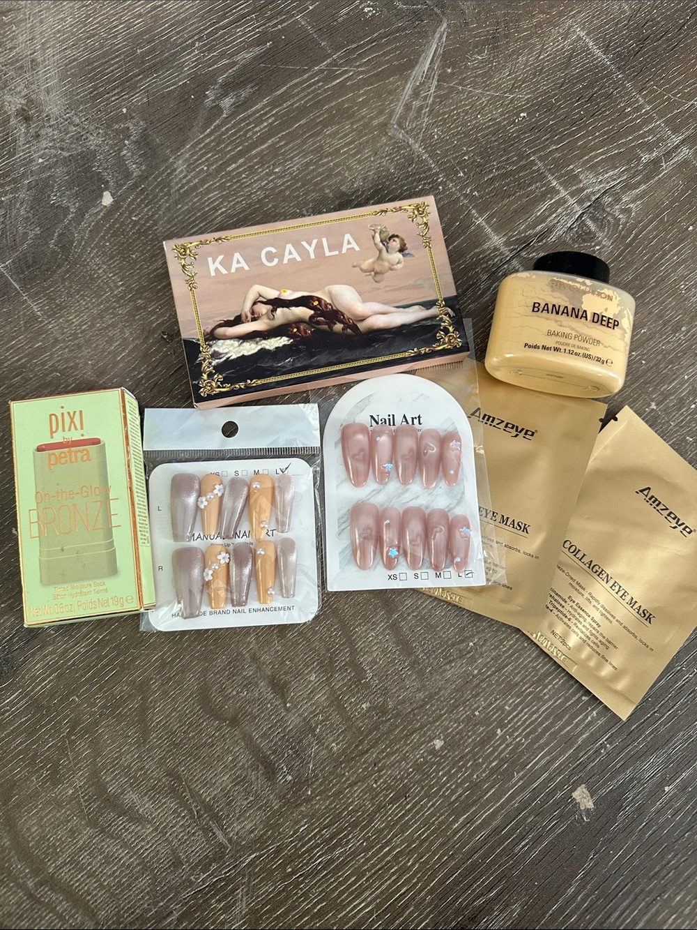 Pixi Bronze On the Go stick with Neutral Press-On Nails & Skincare Extras